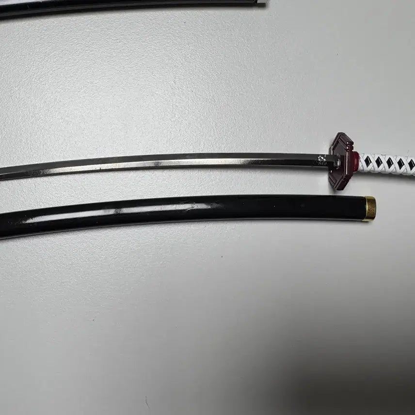 [BUNJANG] Demon Slayer Giyu Nichirin Blade Sword Set / 귀멸의 칼날 기유 미니 일륜도 장식검+ 거치대 세트