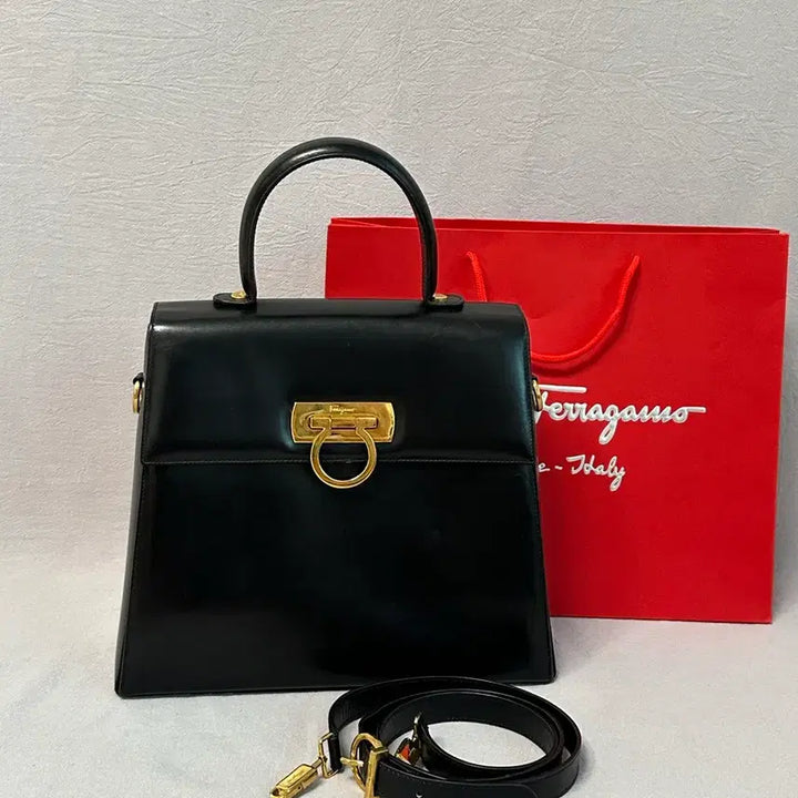 [BUNJANG] Ferragamo Gancini Top Handle Tote Bag / 페라가모 블랙 토트백 + 스트랩  간치니 탑핸들 켈리백