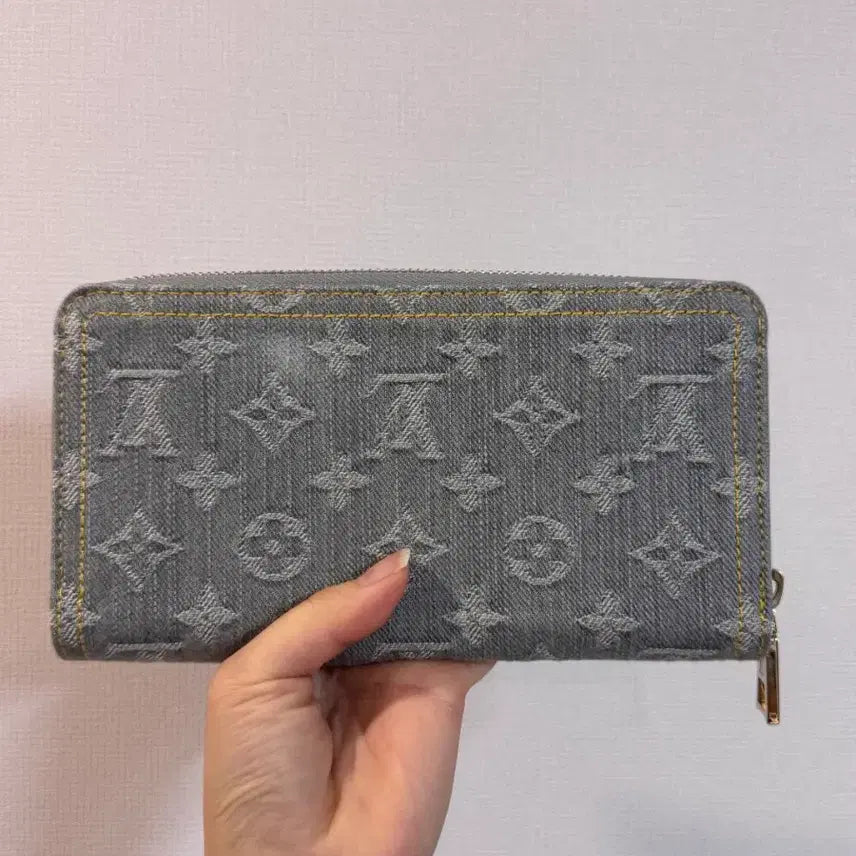 [SOLD OUT] 정품 루이비통 데님 지피 월릿 장지갑