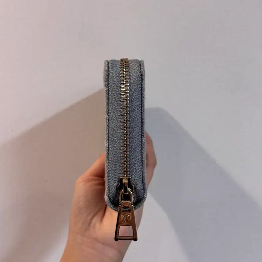 [SOLD OUT] 정품 루이비통 데님 지피 월릿 장지갑