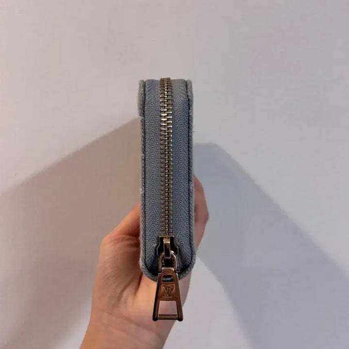 [SOLD OUT] 정품 루이비통 데님 지피 월릿 장지갑