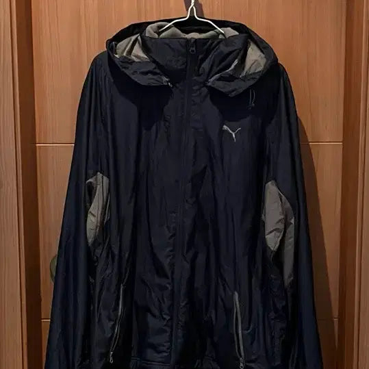 [BUNJANG] Puma Hooded Windbreaker Jacket Black / 푸마 바람막이 후드 자켓 블랙