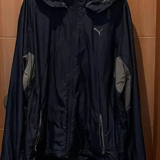 [BUNJANG] Puma Hooded Windbreaker Jacket Black / 푸마 바람막이 후드 자켓 블랙
