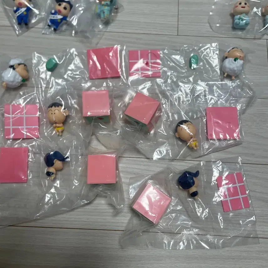 [BUNJANG] Crayon Shin-chan Figures (Sleeping, Sauna, Baby, Dessert) / 짱구 맹구 유리 훈이 철수 피규어(폭풍수면, 욕실, 베이비, 디저트)