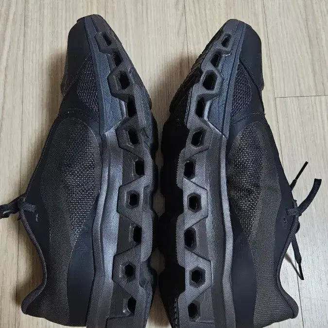 [SOLD OUT] 온러닝 X PAF 클라우드몬스터2 쏜브라운 270