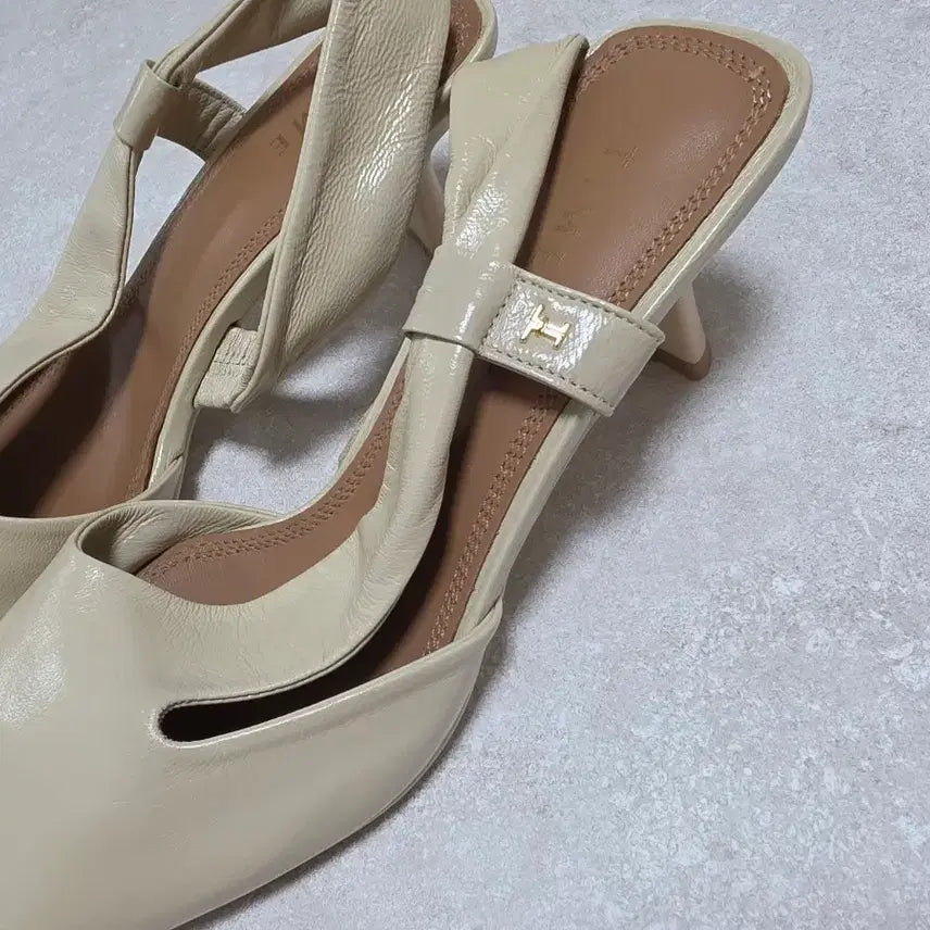 [BUNJANG] TIME Ladder Cutout Slingback Heels / 2024년식) 타임 - 래더 컷아웃 슬링백 힐 240