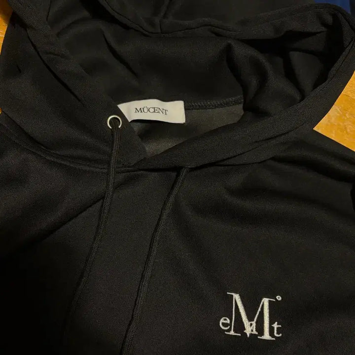 [BUNJANG] Museunnt Black Hoodie / 무센트 후드티 블랙