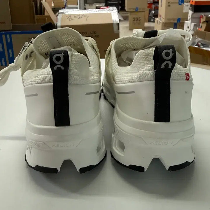 [BUNJANG] On Running Cloudultra 2 Undyed White Sneakers / (250) 온 러닝 클라우드울트라 2 언다이드 화이트