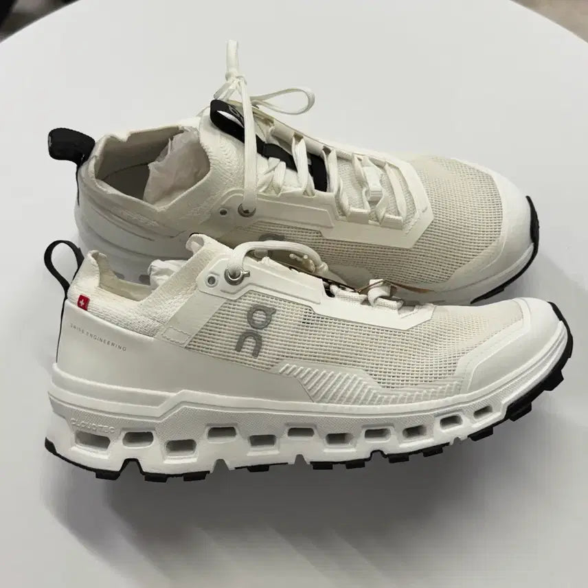 [BUNJANG] On Running Cloudultra 2 Undyed White Sneakers / (250) 온 러닝 클라우드울트라 2 언다이드 화이트