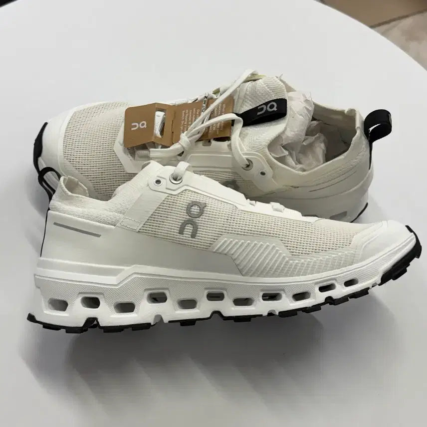[BUNJANG] On Running Cloudultra 2 Undyed White Sneakers / (250) 온 러닝 클라우드울트라 2 언다이드 화이트