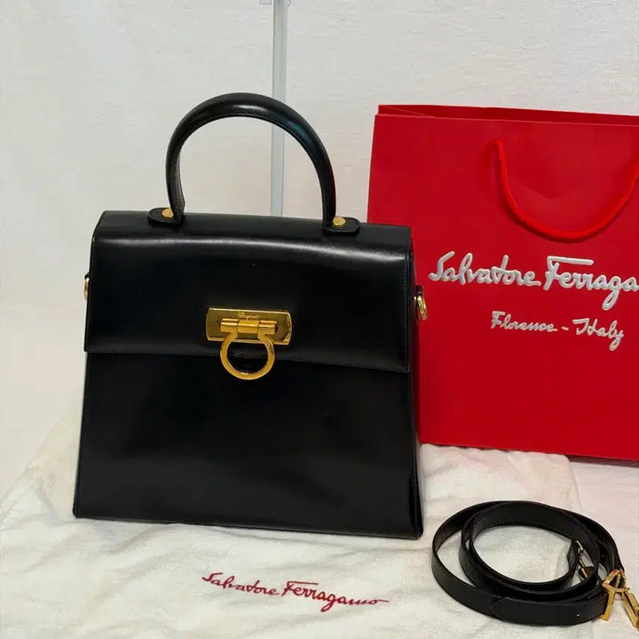 [BUNJANG] Salvatore Ferragamo Gancini Medium Black Top Handle Tote Bag / 정품 페라가모 블랙 미디움 간치니백 토트백 탑핸들백 핸드백 차정원백