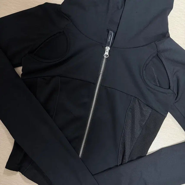 [BUNJANG] Flareup Cut-out Hooded Zip-up / 플레어업 컷아웃 후드 집업