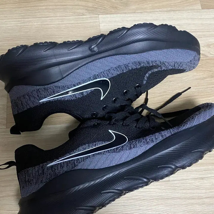 [BUNJANG] Nike Black Sneakers / 나이키 블랙 운동화