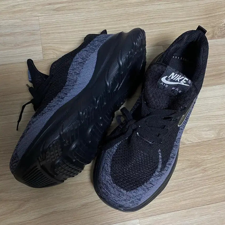 [BUNJANG] Nike Black Sneakers / 나이키 블랙 운동화