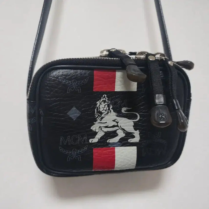 [SOLD OUT] MCM 비세토스라이언1976블랙 미니 크로스백 가방