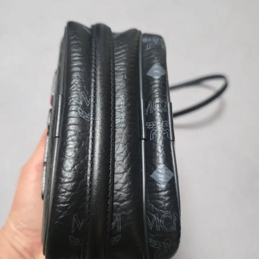 [SOLD OUT] MCM 비세토스라이언1976블랙 미니 크로스백 가방