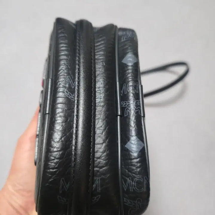 [SOLD OUT] MCM 비세토스라이언1976블랙 미니 크로스백 가방