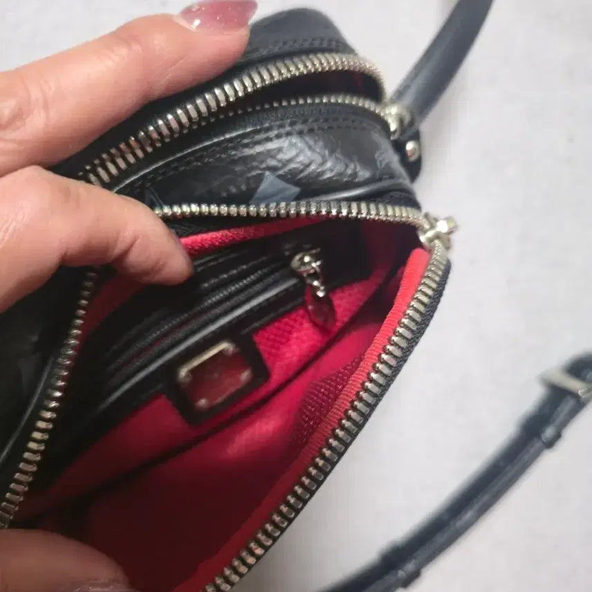 [SOLD OUT] MCM 비세토스라이언1976블랙 미니 크로스백 가방