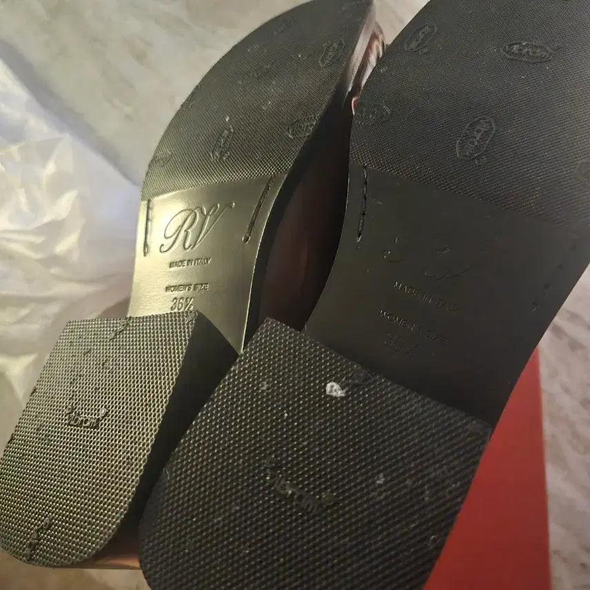 [BUNJANG] Roger Vivier Preppy Viv Loafers Wine Enamel / 로저비비에로퍼
