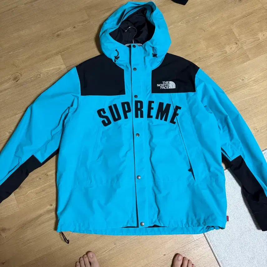 [SOLD OUT] (XL)슈프림 노스페이스 아크로고 바람막이 틸 색상