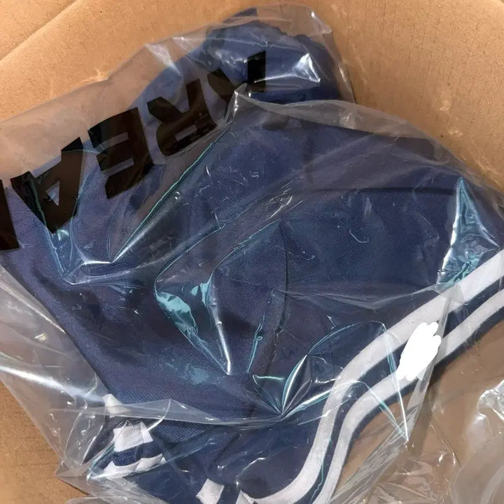 [SOLD OUT] 아디다스 파이어버드 트랙팬츠 im9471 네이비 L