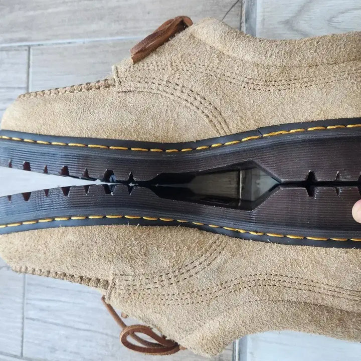 [BUNJANG] Dr. Martens Lowell Suede Butterscotch Boots / 닥터마틴 로웰 스웨이드 버터스카치 (280)