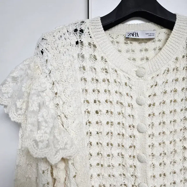 [SOLD OUT] (새상품) 자라(ZARA) 크로쉐 가디건 (M)