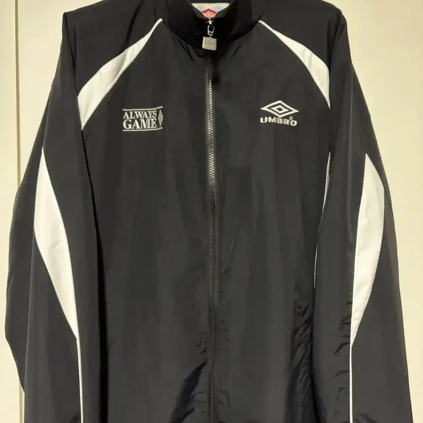 [BUNJANG] Umbro Windbreaker / 엄브로 바람막이