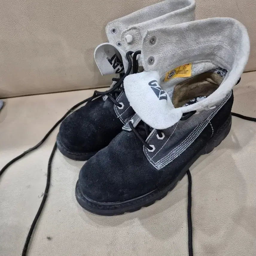 [BUNJANG] CAT Black Suede Rolltop Walker Boots / CAT 블랙 스웨이드 롤탑 워커 부츠 270mm