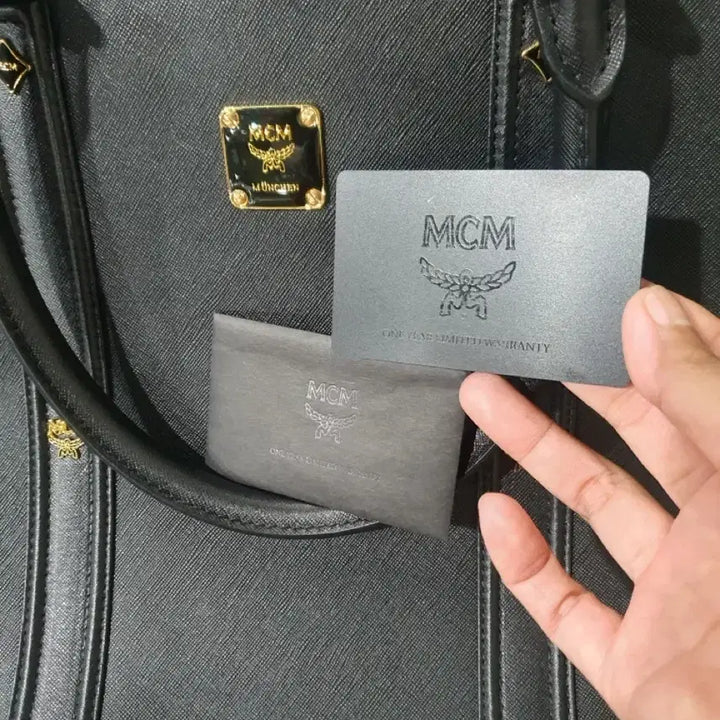 [BUNJANG] MCM Black Saffiano Leather Tote Bag / MCM 블랙 사피아노 토트백