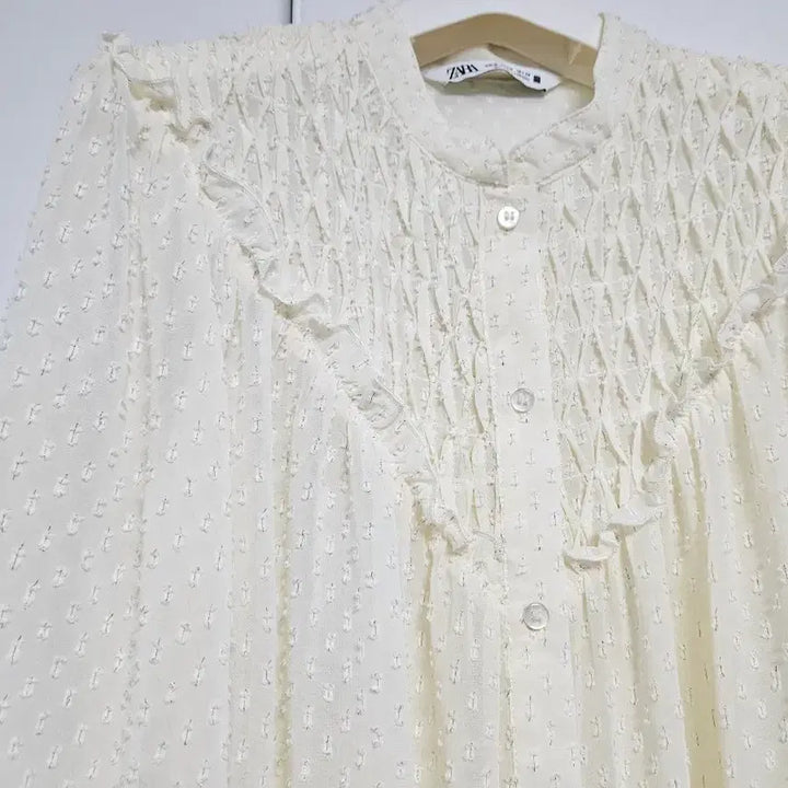 [BUNJANG] ZARA Frill Blouse (M) / (새상품) 자라(ZARA) 프릴 블라우스 (M)