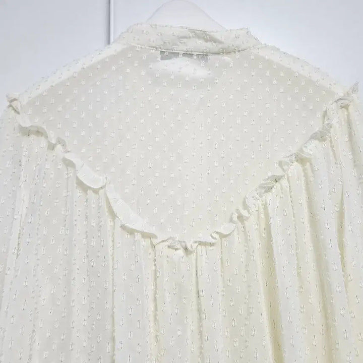 [BUNJANG] ZARA Frill Blouse (M) / (새상품) 자라(ZARA) 프릴 블라우스 (M)