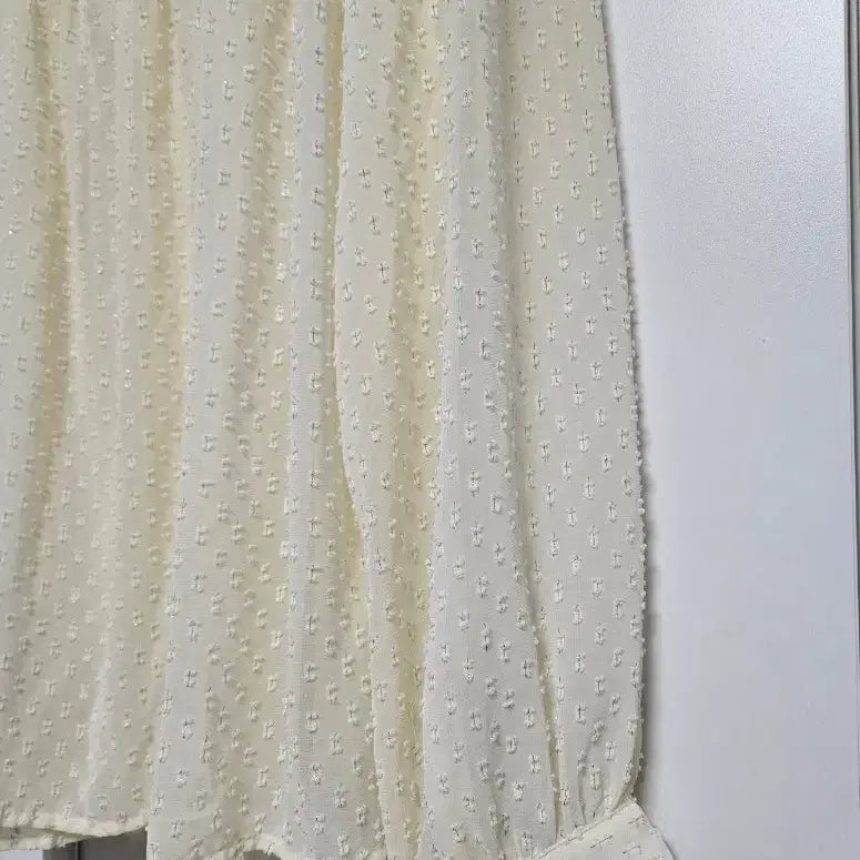 [BUNJANG] ZARA Frill Blouse (M) / (새상품) 자라(ZARA) 프릴 블라우스 (M)