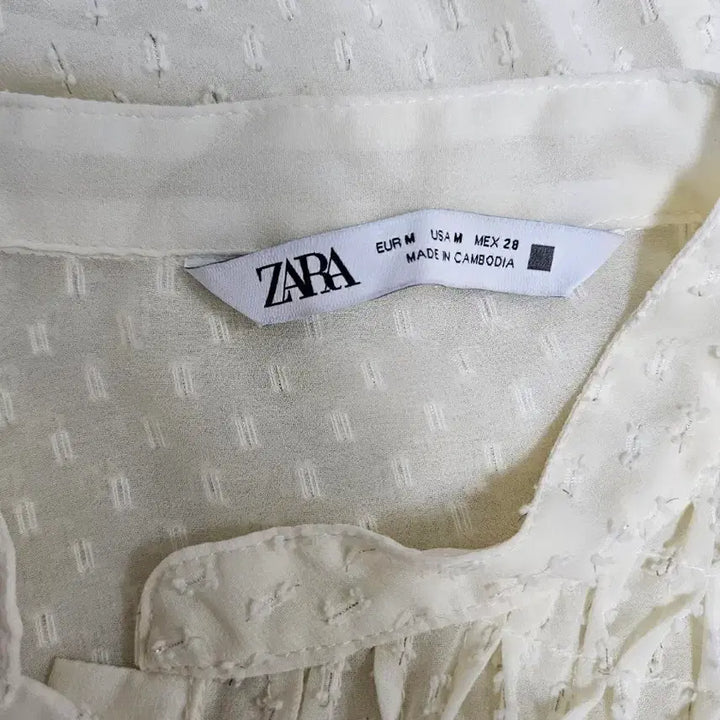 [BUNJANG] ZARA Frill Blouse (M) / (새상품) 자라(ZARA) 프릴 블라우스 (M)