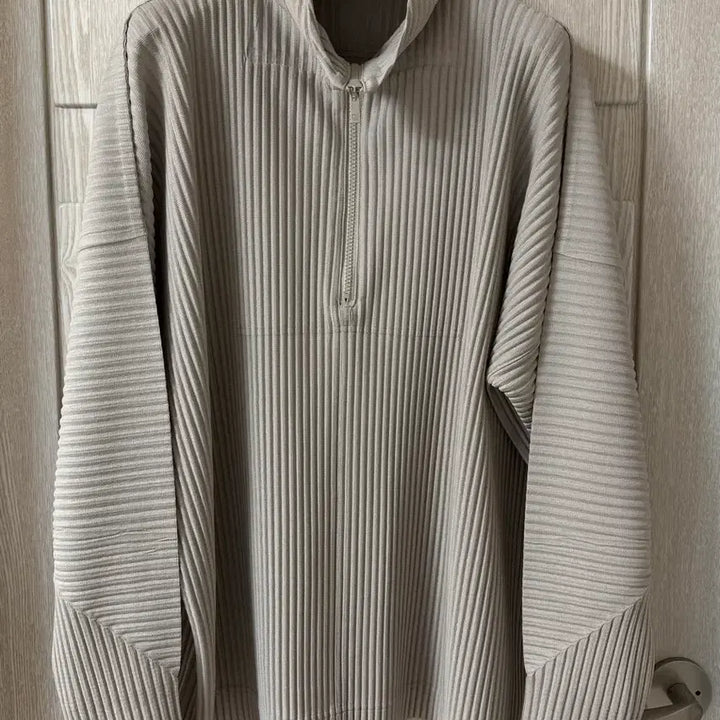 [BUNJANG] Homme Plisse Monthly Half-Zip T-Shirt (Size 4) / 옴므플리세 먼슬리 반집업 티셔츠 (4)