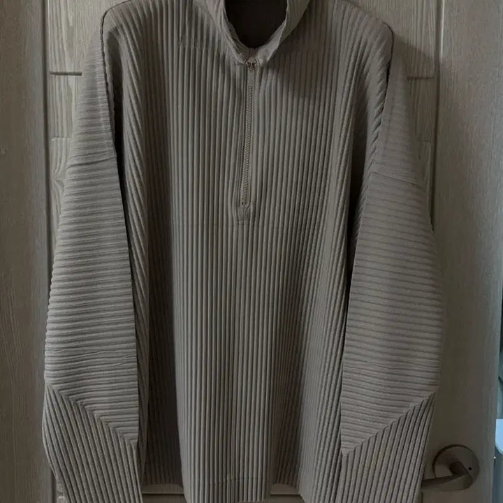 [BUNJANG] Homme Plisse Monthly Half-Zip T-Shirt (Size 4) / 옴므플리세 먼슬리 반집업 티셔츠 (4)