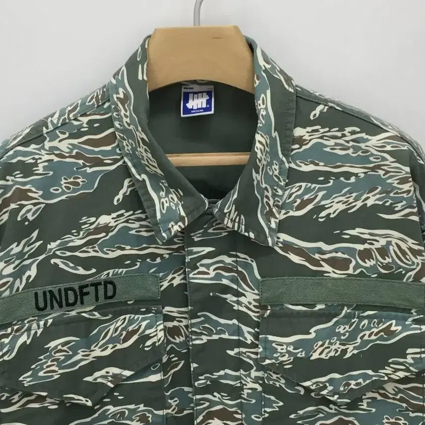 [BUNJANG] UNDEFEATED Tiger Camo M-65 Military Field Jacket / [M] 언디피티드(UNDEFEATED) 타이거 카모 M-65 밀리터리