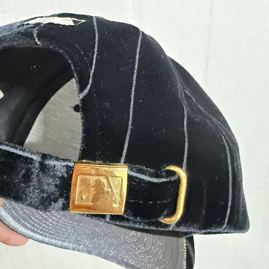 [BUNJANG] New York Yankees Velvet Ball Cap / New York Yankess 뉴욕 양키스 볼캡이에요