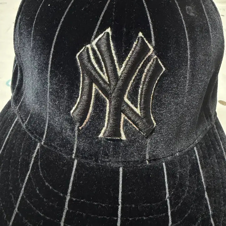 [BUNJANG] New York Yankees Velvet Ball Cap / New York Yankess 뉴욕 양키스 볼캡이에요