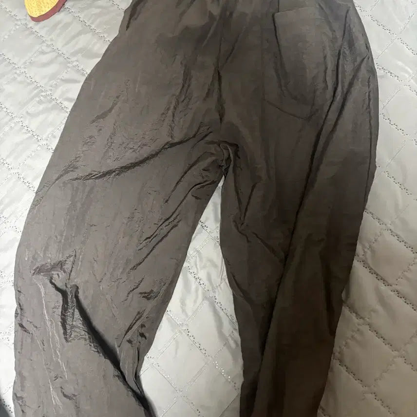 [SOLD OUT] 노메뉴얼 투턱 나일론팬츠