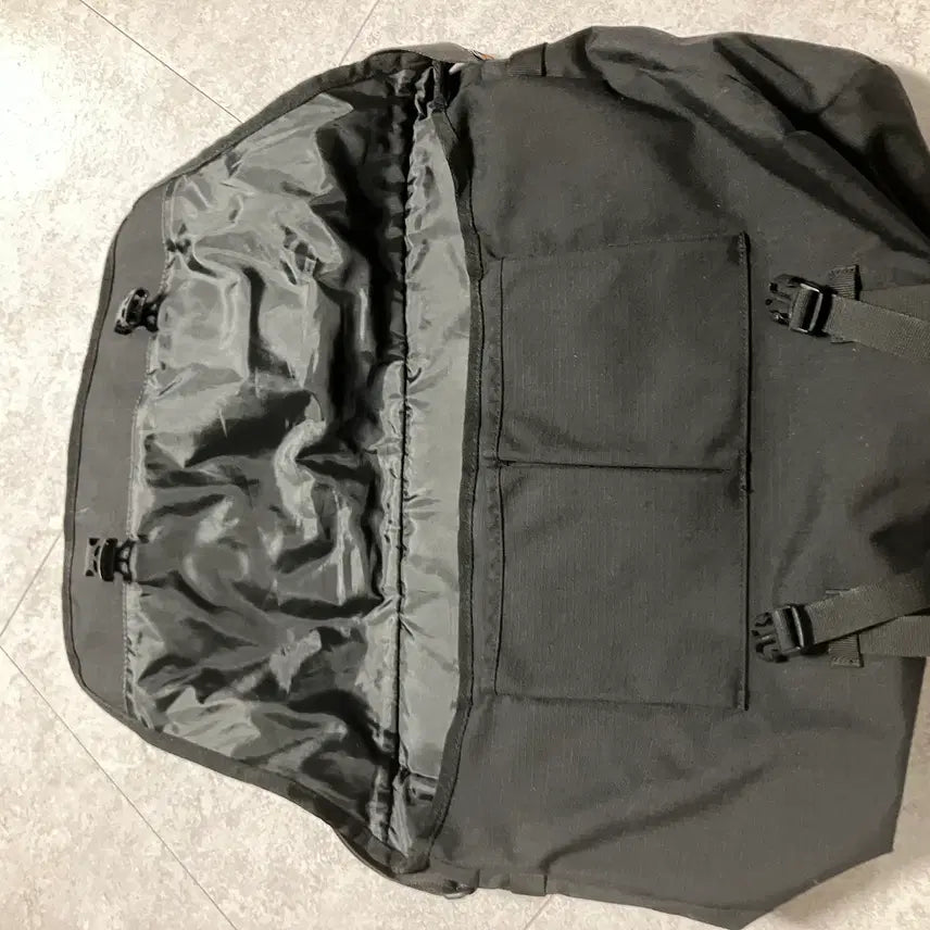 [SOLD OUT] 칼하트 카고 메신저백 B000037000199