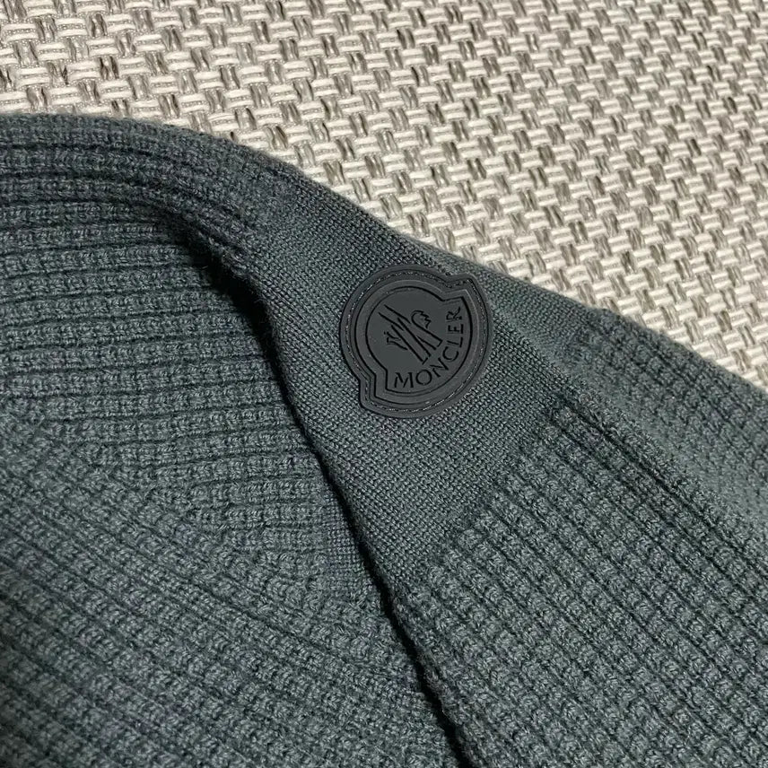 [BUNJANG] Moncler Waffle Knit M / [새상품] 몽클레어 와플 니트 카키 M
