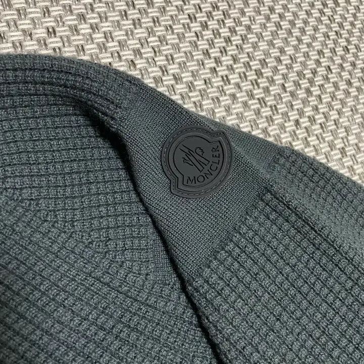 [BUNJANG] Moncler Waffle Knit M / [새상품] 몽클레어 와플 니트 카키 M