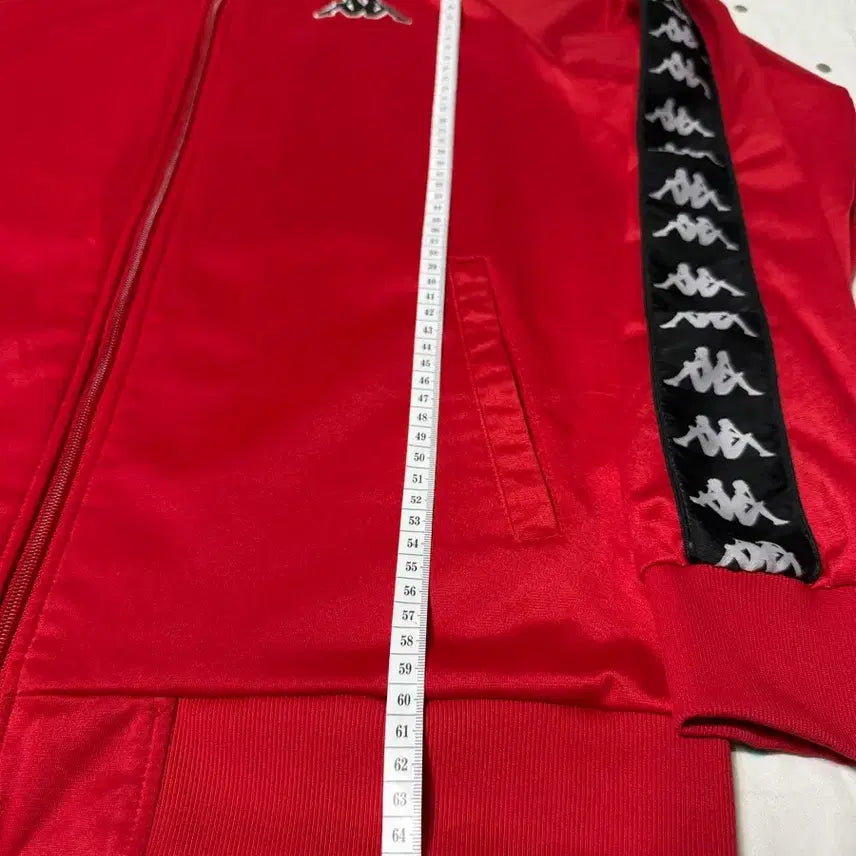 [SOLD OUT] Kappa 카파의 매력적인 빨간색 트랙탑이에요