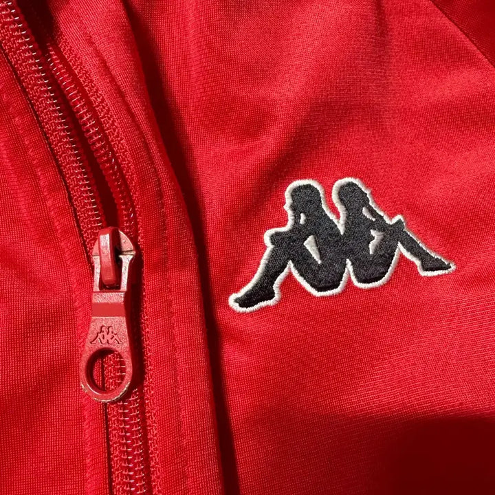[SOLD OUT] Kappa 카파의 매력적인 빨간색 트랙탑이에요