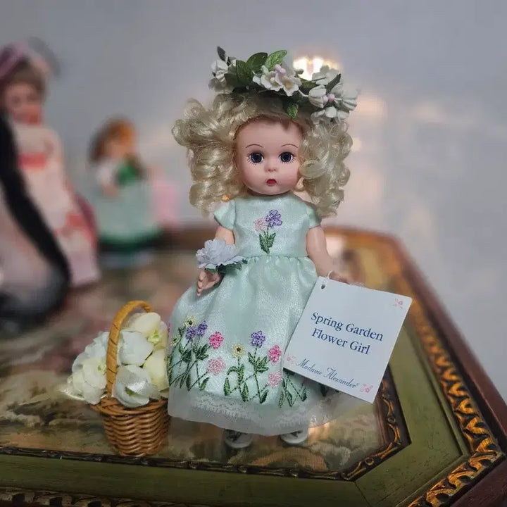[BUNJANG] Madame Alexander Spring Garden Flower Girl Doll / 마담 알렉산더 스프링 가든 플라워 걸