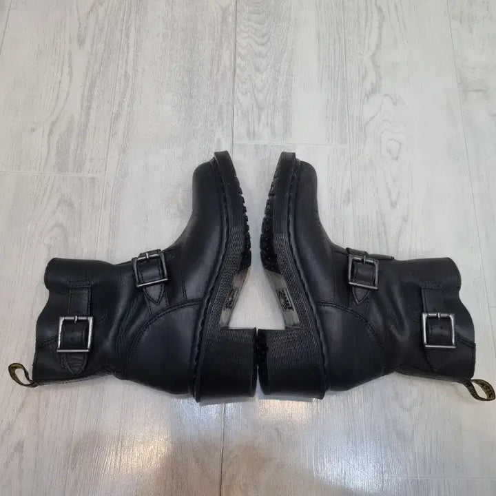 [BUNJANG] Dr. Martens Leather Engineer Boots / 250 닥터마틴 가죽 엔지니어 워커부츠