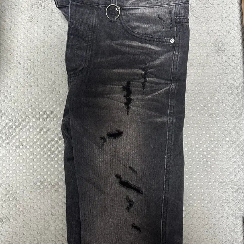 [BUNJANG] Hard Washed Antique Ring Distressed Jeans / [1size] 하드워시드 앤틱 링 디스트로이드 진