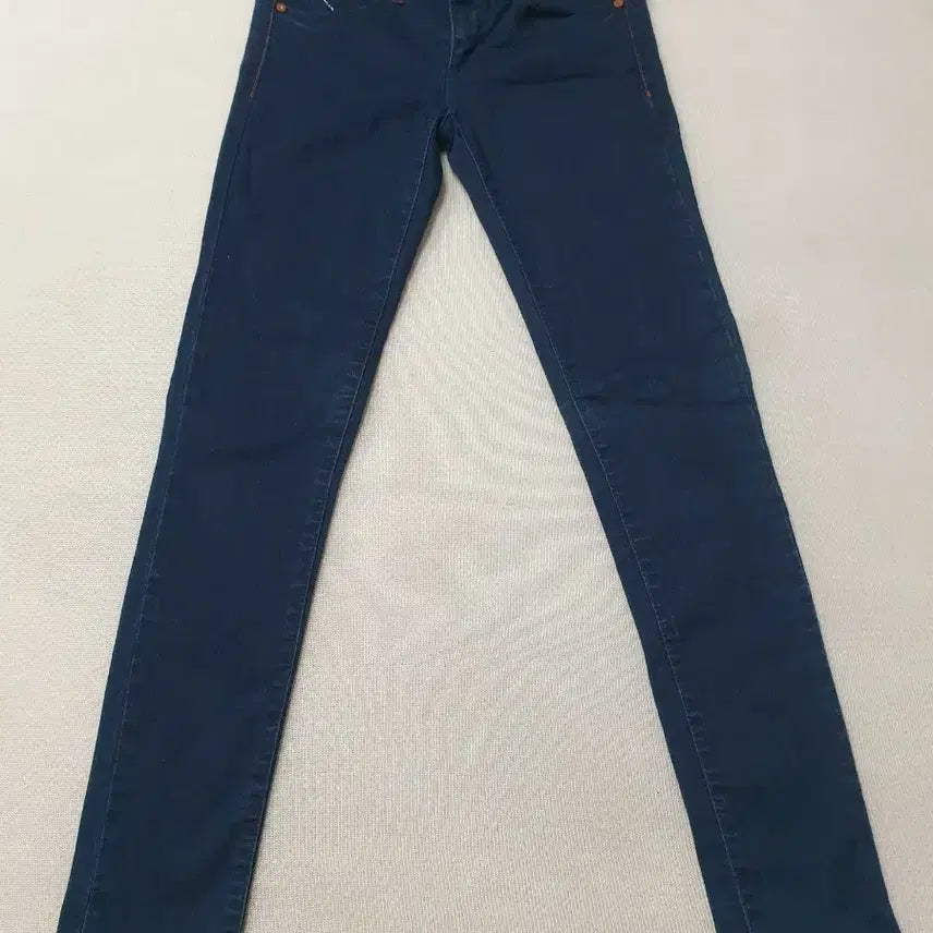 [BUNJANG] Guess Denim Skinny Jeans with Embellishments / 게스 데님 스키니진 규빅 허리26
