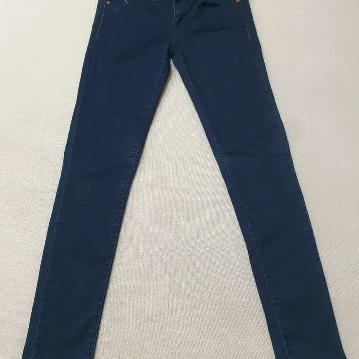 [BUNJANG] Guess Denim Skinny Jeans with Embellishments / 게스 데님 스키니진 규빅 허리26